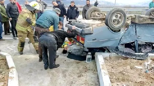 Kazada yaralanan hamile eşinin yanından bir an olsun ayrılmadı Kazada yaralanan hamile eşinin yanından bir an olsun ayrılmadı