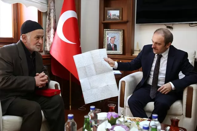 Kıbrıs Gazisi Mehmet Ozulu'ya, Milli Mücadele Madalyası ve Beratı verildi Kıbrıs Gazisi Mehmet Ozulu'ya, Milli Mücadele Madalyası ve Beratı verildi