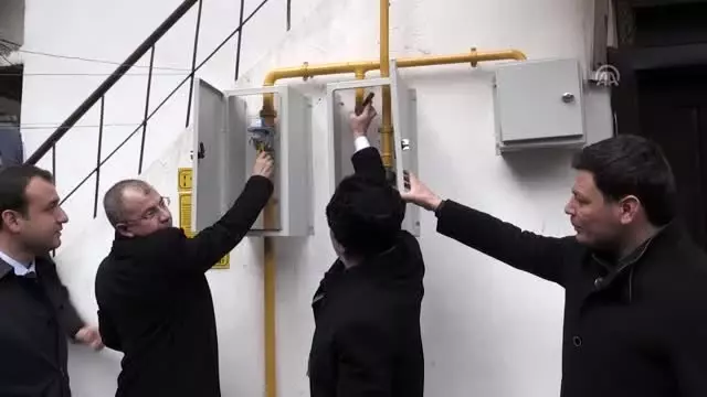 Konutlara ilk doğal gaz verildi Konutlara ilk doğal gaz verildi