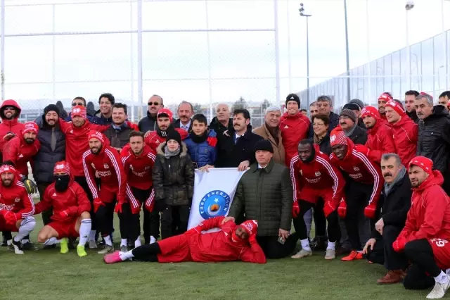 Lider Sivasspor kalan maçlarını final olarak görüyor Lider Sivasspor kalan maçlarını final olarak görüyor