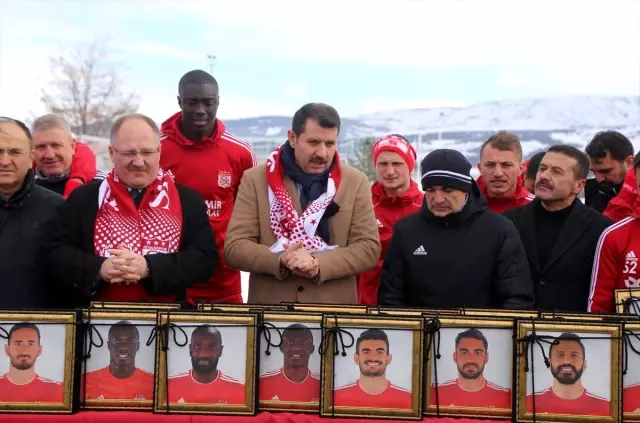 Lider Sivasspor kalan maçlarını final olarak görüyor Lider Sivasspor kalan maçlarını final olarak görüyor