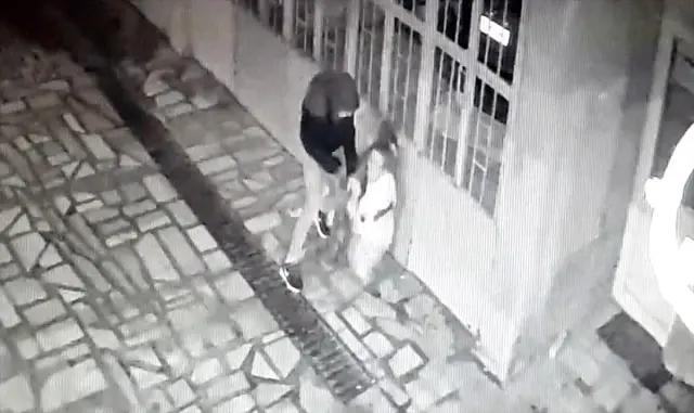 Manisa'da oğlu tarafından15 yerinden bıçaklanan kadın ağır yaralandı Manisa'da oğlu tarafından15 yerinden bıçaklanan kadın ağır yaralandı