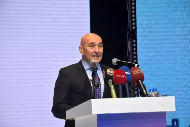 Merakla beklenen 14. Gelinlik, Damatlık ve Abiye Giyim Fuarı kapılarını açtı Merakla beklenen 14. Gelinlik, Damatlık ve Abiye Giyim Fuarı kapılarını açtı
