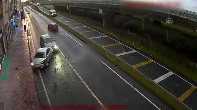 MOBESE'ye yansıyan trafik kazaları MOBESE'ye yansıyan trafik kazaları