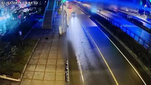 MOBESE'ye yansıyan trafik kazaları MOBESE'ye yansıyan trafik kazaları