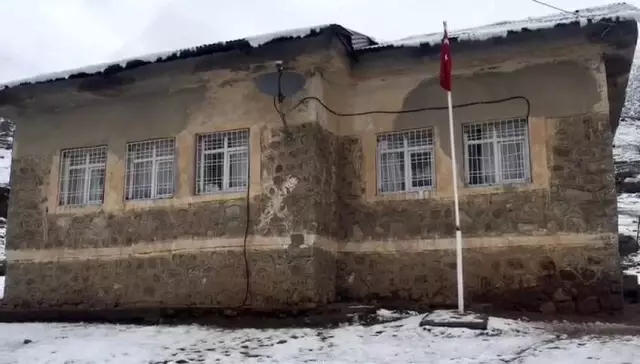 Öğretmenin, öğrencilere soba maşasıyla şiddetine 5 müfettiş görevlendirildi Öğretmenin, öğrencilere soba maşasıyla şiddetine 5 müfettiş görevlendirildi