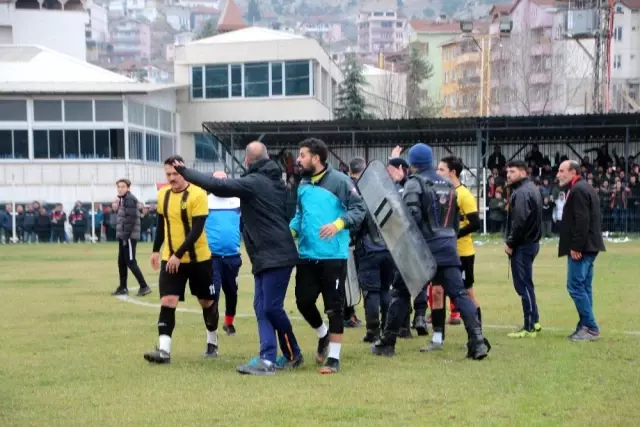 Olaylı maç sonrası Vezirhansspor'a ceza yağdı Olaylı maç sonrası Vezirhansspor'a ceza yağdı