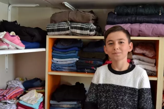 Ortaokulda ihtiyaç sahibi öğrenciler için 'Sosyal Market' açtılar Ortaokulda ihtiyaç sahibi öğrenciler için 'Sosyal Market' açtılar