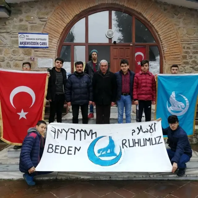 Osmancık'lı gençler ilçedeki camileri temizliyor
