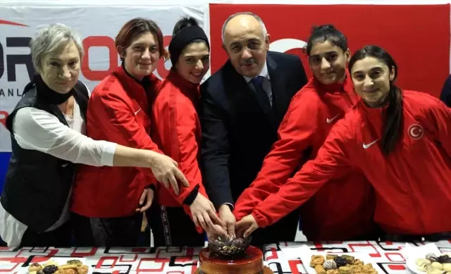 Özel Sporcular Atletizm Milli Takımı'nın yarısı Samsun'dan Özel Sporcular Atletizm Milli Takımı'nın yarısı Samsun'dan