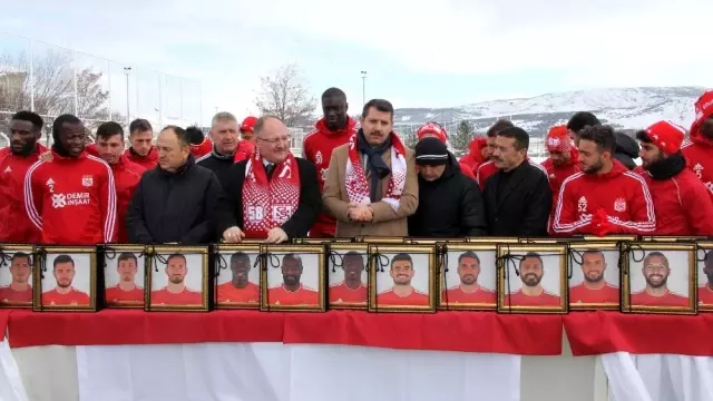 Rıza Çalımbay: 'Maçlarımızın hepsi bizim için final' Rıza Çalımbay: 'Maçlarımızın hepsi bizim için final'