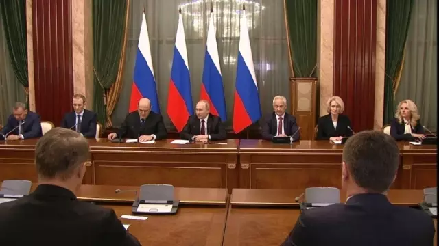 Rusya'nın yeni Başbakanı Mişustin, Putin'e yeni kabineyi tanıttı Rusya'nın yeni Başbakanı Mişustin, Putin'e yeni kabineyi tanıttı