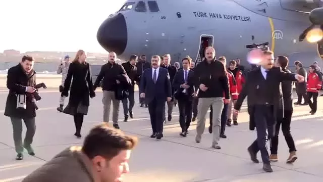 Sağlık Bakanı Koca: '(Somali'deki bombalı saldırı) 17 hastanın 10 tanesini Türkiye'ye getirmiş... Sağlık Bakanı Koca: '(Somali'deki bombalı saldırı) 17 hastanın 10 tanesini Türkiye'ye getirmiş...