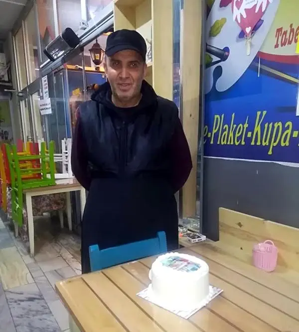 Kızının yaptığı işten utanç duyan baba kızını boğup parçalara ayırdı Kızının yaptığı işten utanç duyan baba kızını boğup parçalara ayırdı