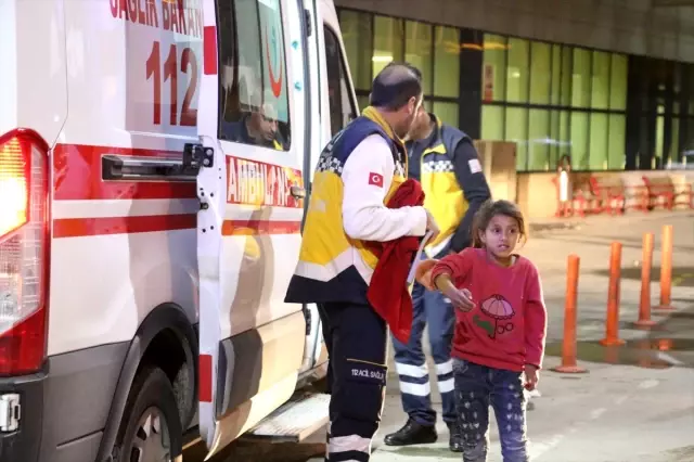 Siirt'te sobadan sızan gazdan zehirlenen aynı aileden 6 kişi hastaneye kaldırıldı Siirt'te sobadan sızan gazdan zehirlenen aynı aileden 6 kişi hastaneye kaldırıldı
