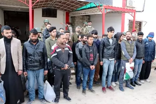 SMO, Resulayn'da PKK/YPG'nin zorla silah altına aldığı 45 kişiyi serbest bıraktı SMO, Resulayn'da PKK/YPG'nin zorla silah altına aldığı 45 kişiyi serbest bıraktı