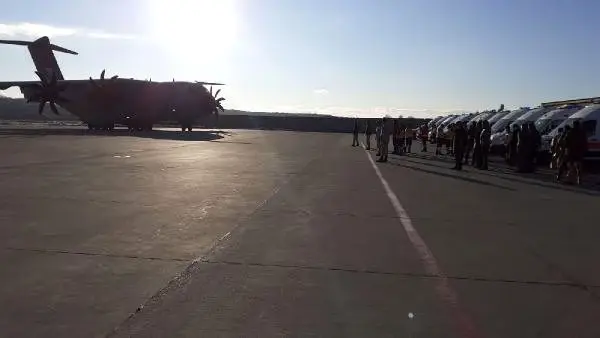 Somali'deki bombalı saldırıda yaralananlar Türkiye'ye getirildi Somali'deki bombalı saldırıda yaralananlar Türkiye'ye getirildi