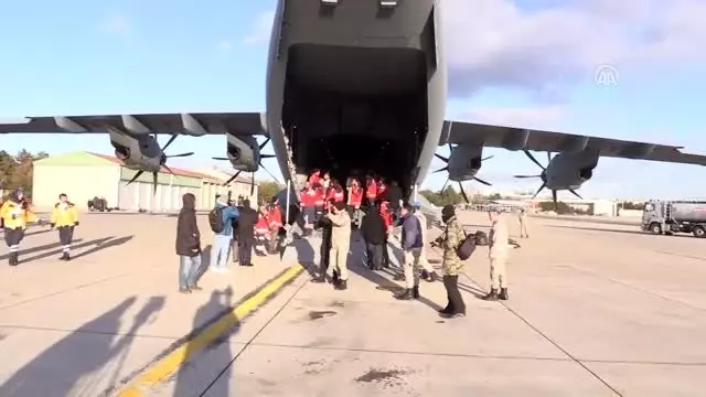 Somali'deki bombalı saldırıda yaralananlar Türkiye'de (2) Somali'deki bombalı saldırıda yaralananlar Türkiye'de (2)