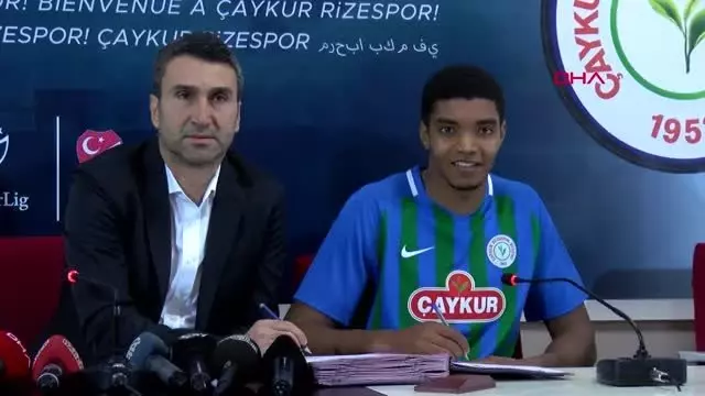 Spor çaykur rizespor, yeni transferleriyle sözleşme imzaladı Spor çaykur rizespor, yeni transferleriyle sözleşme imzaladı