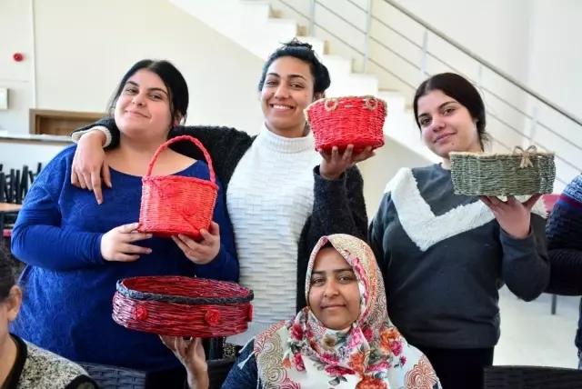 Torbalı'da açılan meslek fabrikası ilk meyvelerini verdi