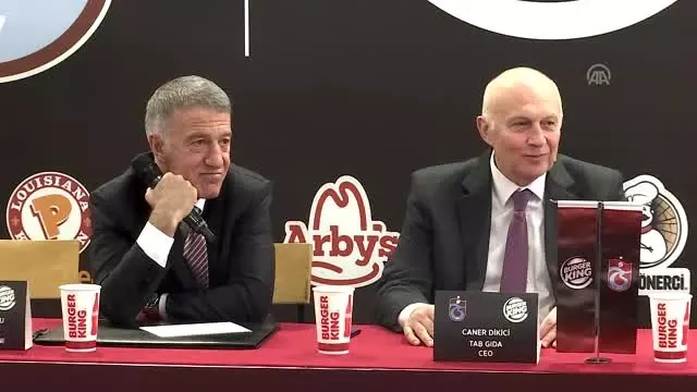 Trabzonspor Başkanı Ağaoğlu, basın mensuplarının gündemdeki konularla ilgili sorularını yanıtladı... Trabzonspor Başkanı Ağaoğlu, basın mensuplarının gündemdeki konularla ilgili sorularını yanıtladı...