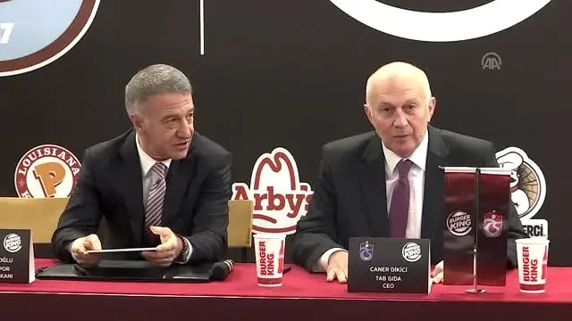 Trabzonspor Başkanı Ağaoğlu, basın mensuplarının gündemdeki konularla ilgili sorularını yanıtladı... Trabzonspor Başkanı Ağaoğlu, basın mensuplarının gündemdeki konularla ilgili sorularını yanıtladı...