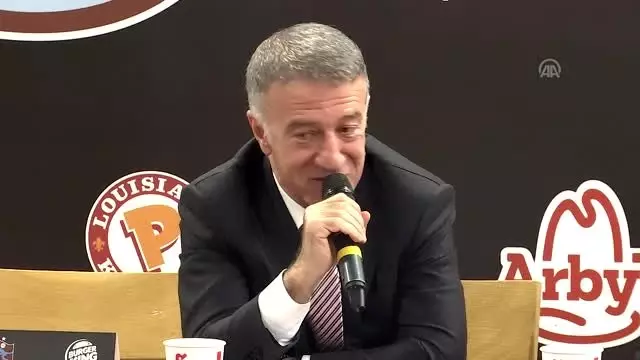 Trabzonspor Başkanı Ağaoğlu, basın mensuplarının gündemdeki konularla ilgili sorularını yanıtladı... Trabzonspor Başkanı Ağaoğlu, basın mensuplarının gündemdeki konularla ilgili sorularını yanıtladı...
