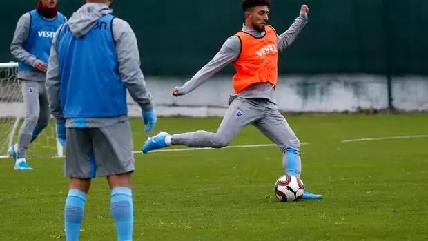 Trabzonspor'da yeni transfer Bilal Başaçıkoğlu ilk antrenmanına çıktı