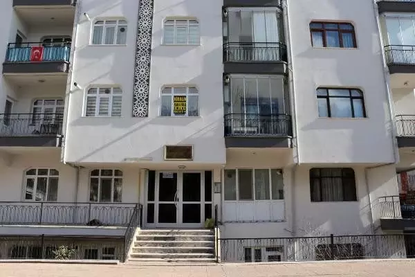 Tuğba öğretmenin asılı bulunduğu su borusu ve odanın görüntüleri ortaya çıktı Tuğba öğretmenin asılı bulunduğu su borusu ve odanın görüntüleri ortaya çıktı
