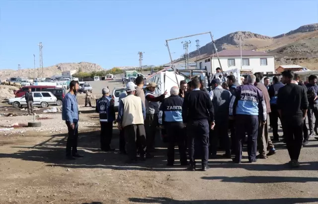 Van'da zabıta ekipleri geçen yıl 4 bin 343 olaya müdahale etti Van'da zabıta ekipleri geçen yıl 4 bin 343 olaya müdahale etti