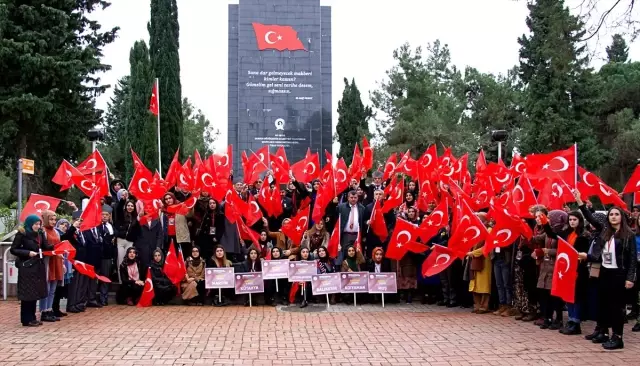 150 öğrenci gazilerle buluşarak şehitleri ziyaret etti