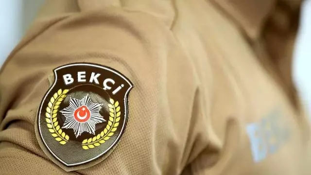 AK Parti'den kanun teklifi: Mahalle bekçileri de vatandaşa kimlik sorabilsin AK Parti'den kanun teklifi: Mahalle bekçileri de vatandaşa kimlik sorabilsin