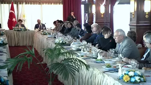 Akşener: 'Herkesin elinde ne bilgi, belge varsa savcılara, hakimlere vermesi gerekir'