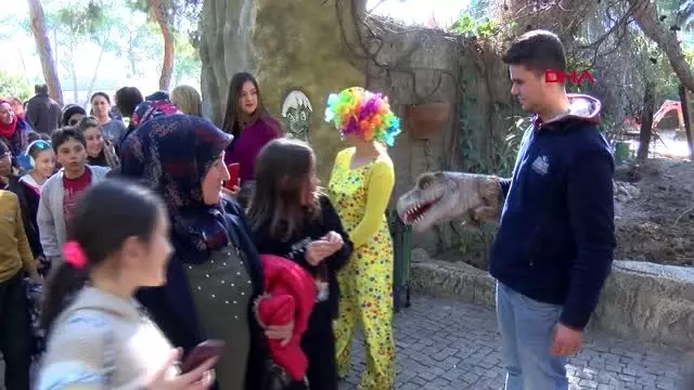 Antalya çocuklar ve aileleri, gönül elçisi projesi'yle eğlendi Antalya çocuklar ve aileleri, gönül elçisi projesi'yle eğlendi