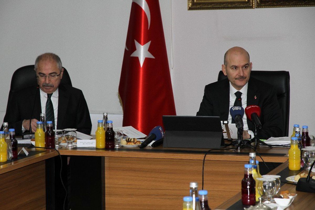 Bakan Soylu: 'Dicle'nin, Fırat'ın kuzularını uyuşturucu çakallarına kaptırmayalım'