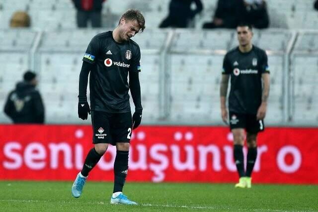 Beşiktaş, evinde oynadığı 4 maçın 3'ünü kaybetti