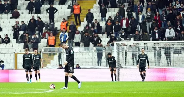 Beşiktaş, evinde oynadığı 4 maçın 3'ünü kaybetti