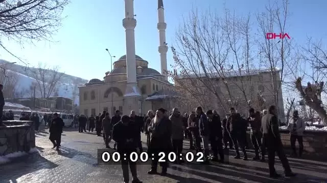 Bitlis bakan soylu'dan şeyh abdulkerim çevik'in ailesine taziye ziyareti Bitlis bakan soylu'dan şeyh abdulkerim çevik'in ailesine taziye ziyareti
