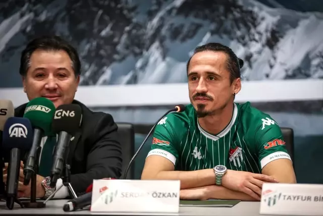 Bursaspor yeni transferlerine imza töreni düzenledi