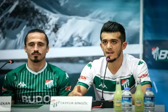 Bursaspor yeni transferlerine imza töreni düzenledi