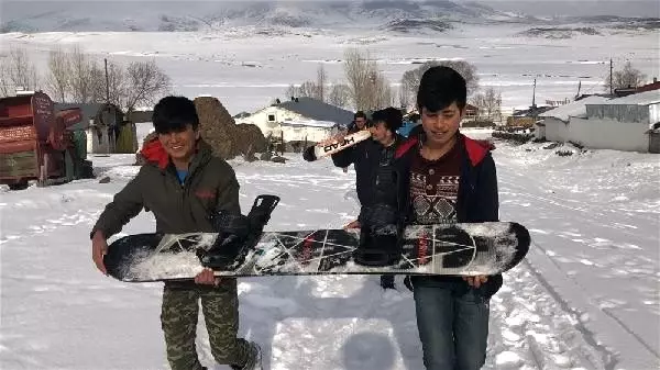 Dağ var, kayak var tesis istiyorlar Dağ var, kayak var tesis istiyorlar