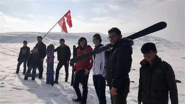Dağ var, kayak var tesis istiyorlar Dağ var, kayak var tesis istiyorlar