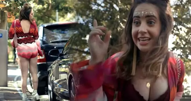 Fast food zinciri KFC, erotik reklam için özür diledi