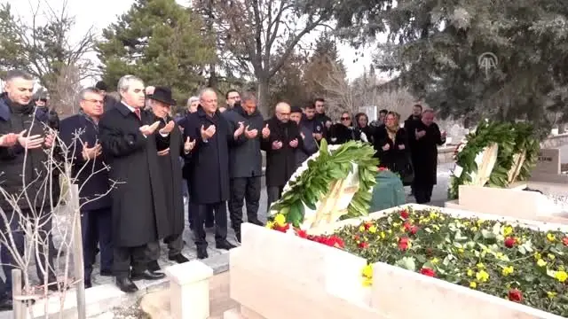 Gençlerbirliği'nin onursal başkanı İlhan Cavcav, kabri başında anıldı