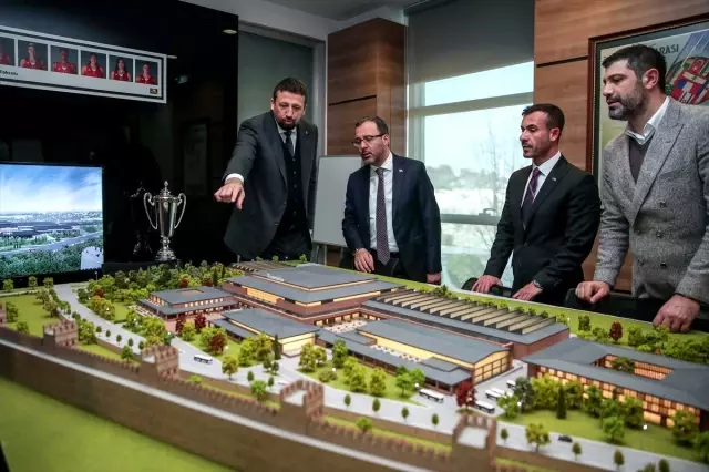 Gençlik ve Spor Bakanı Kasapoğlu, TBF Başkanı Türkoğlu'nu ziyaret etti Gençlik ve Spor Bakanı Kasapoğlu, TBF Başkanı Türkoğlu'nu ziyaret etti