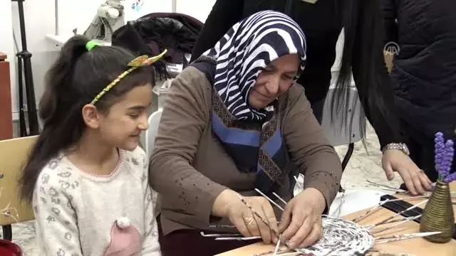 Geri dönüşüm kursuna katılan Remziye teyze azmiyle örnek oluyor Geri dönüşüm kursuna katılan Remziye teyze azmiyle örnek oluyor