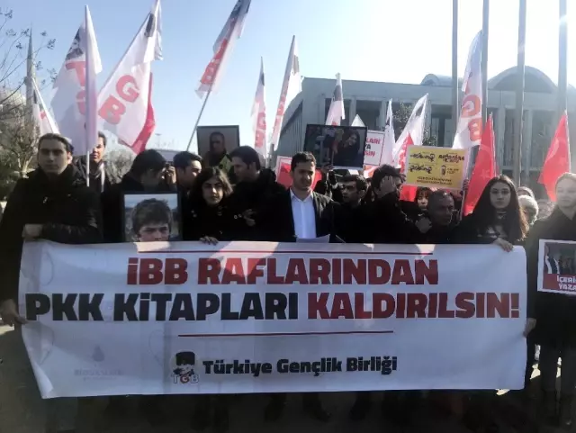 İBB'nin Selahattin Demirtaş'ın kitabını satması protesto ...