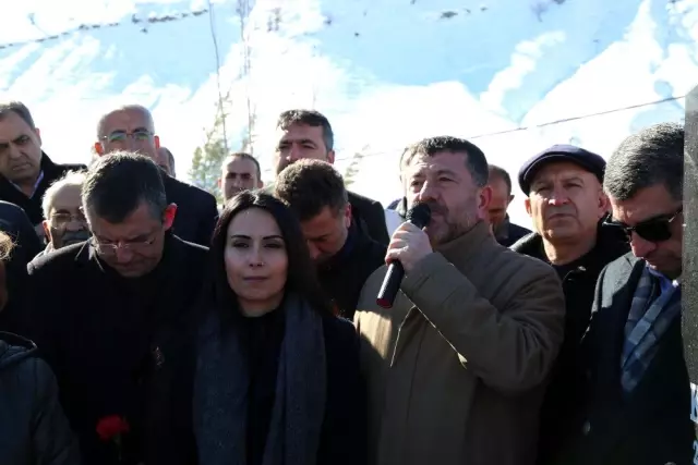 Kamer Genç, mezarı başında anıldı