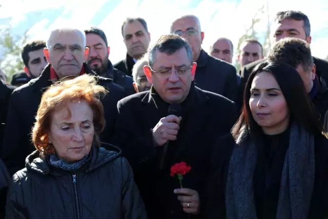Kamer Genç, mezarı başında anıldı