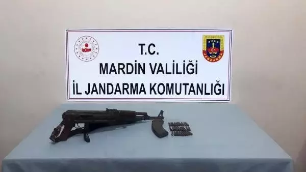 Mardin'de taşların arasına gizlenmiş Kalaşnikof bulundu